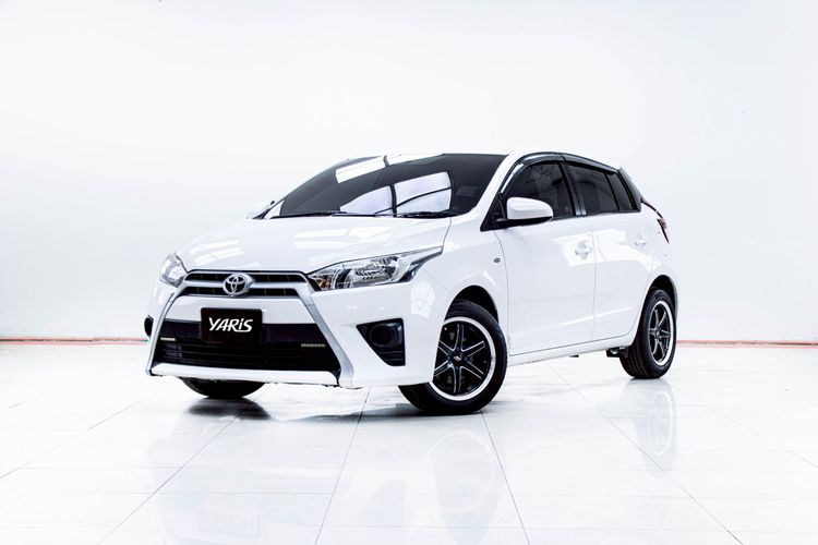 Toyota Yaris 2017 1.2 E Sedan เบนซิน ไม่ติดแก๊ส เกียร์อัตโนมัติ ขาว