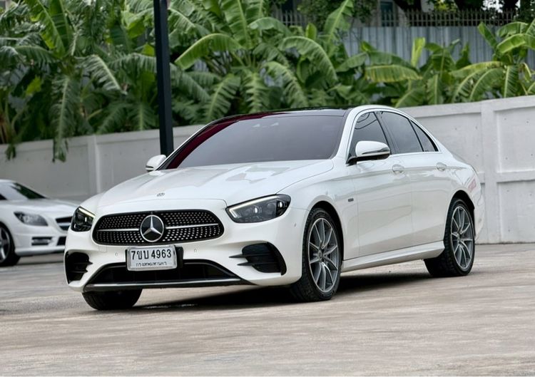 รถ Mercedes-Benz E-Class E300e สี ขาว