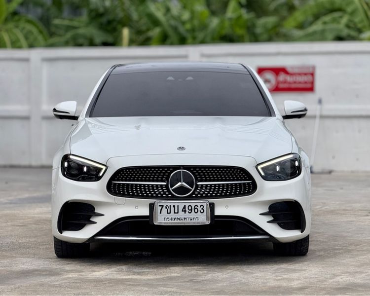 Mercedes-Benz E-Class 2021 E300e Sedan ปลั๊กอินไฮบริด (PHEV) ไม่ติดแก๊ส เกียร์อัตโนมัติ ขาว รูปที่ 3