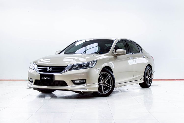 รถ Honda Accord 2.0 EL สี น้ำตาล