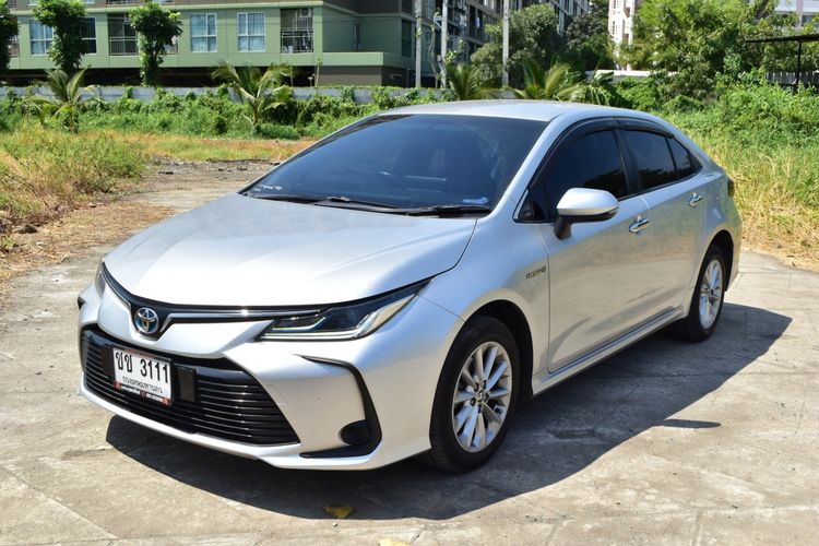 รถ Toyota Altis 1.8 Hybrid Mid สี บรอนซ์เงิน