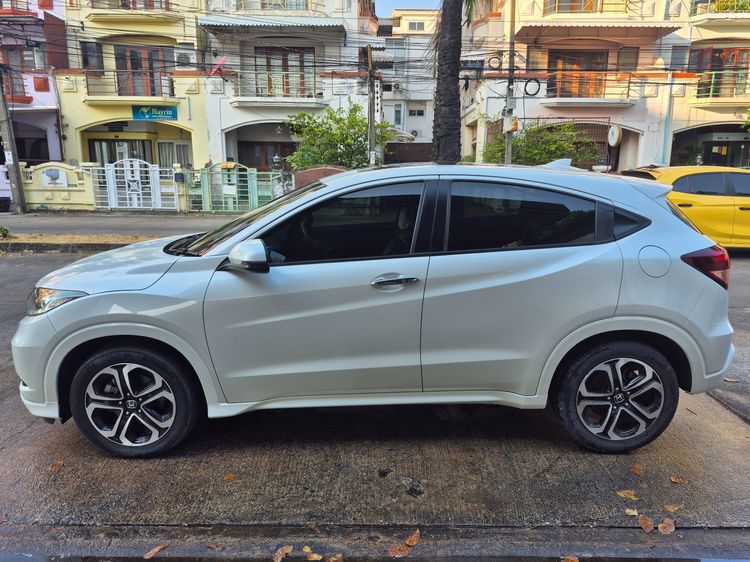 Honda HR-V 2016 1.8 EL Sedan เบนซิน ไม่ติดแก๊ส เกียร์อัตโนมัติ ขาว รูปที่ 3
