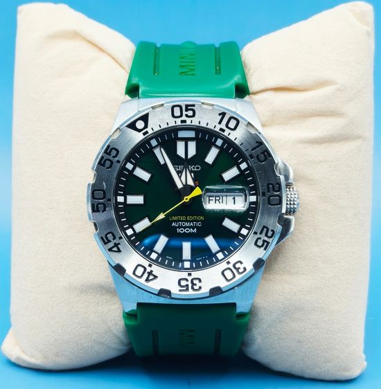 นาฬิกาข้อมือ SEIKO mini monster 