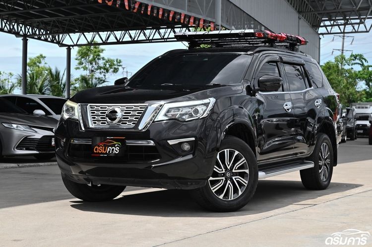 รถ Nissan Terra 2.3 VL สี ดำ