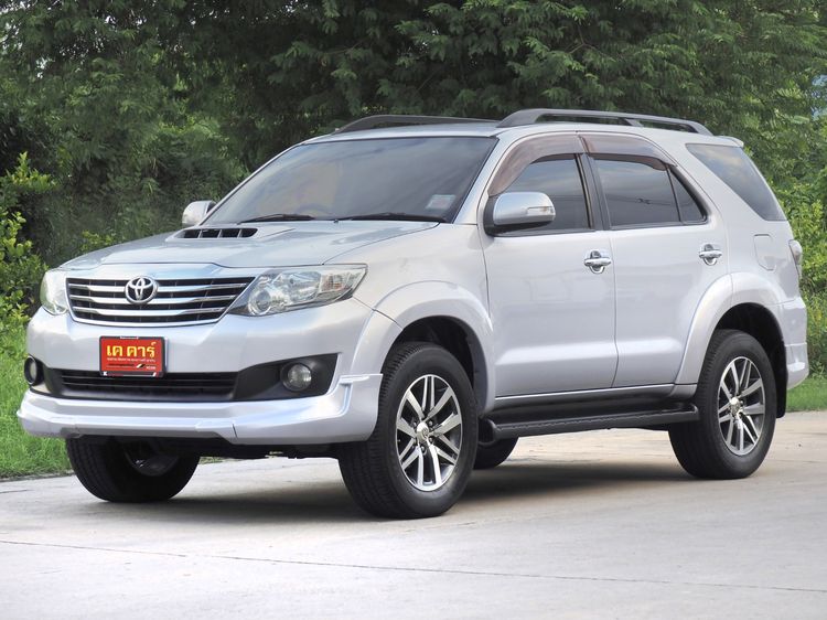 Toyota Fortuner 2013 3.0 V 2WD Champ Midnight Shine Utility-car ดีเซล ไม่ติดแก๊ส เกียร์อัตโนมัติ เทา