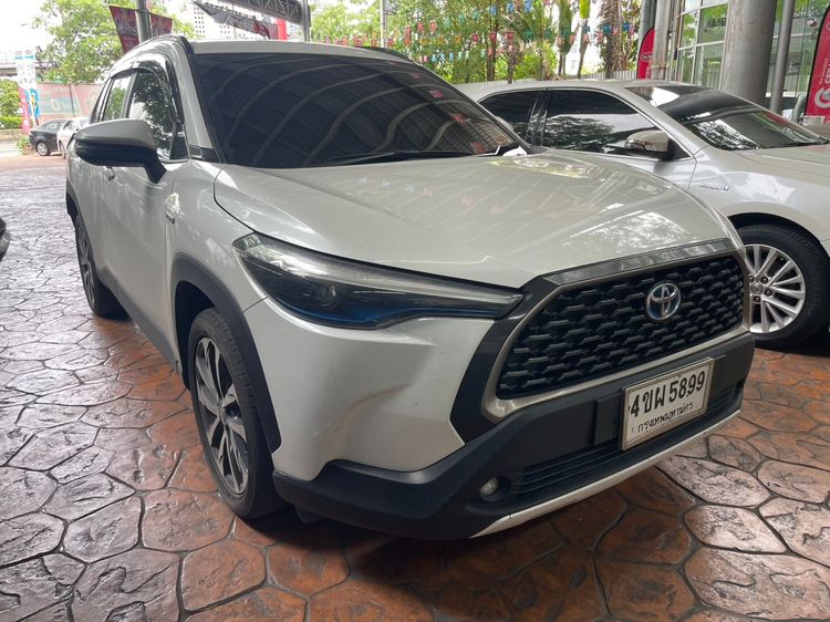 รถ Toyota Corolla Cross 1.8 HEV Premium สี ขาว