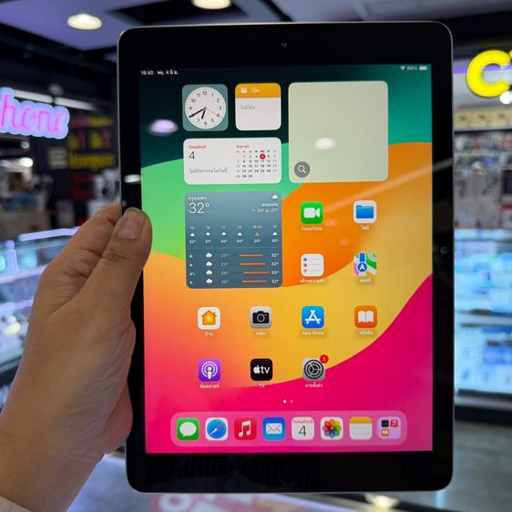 Apple 32 GB iPad Gen6 32GB WiFi สีดำ เครื่องศูนย์ โมเดลTH สภาพสวยมาก🔥🔥