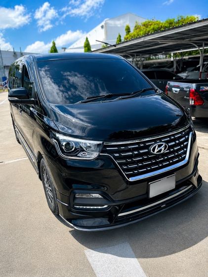 Hyundai H-1  2021 2.5 Elite Van ดีเซล ไม่ติดแก๊ส เกียร์อัตโนมัติ ดำ รูปที่ 2