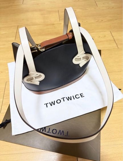 Twotwice Muse Bag กระเป๋าหนังแท้
