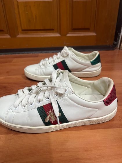 รองเท้าGucci ลายผึ้ง