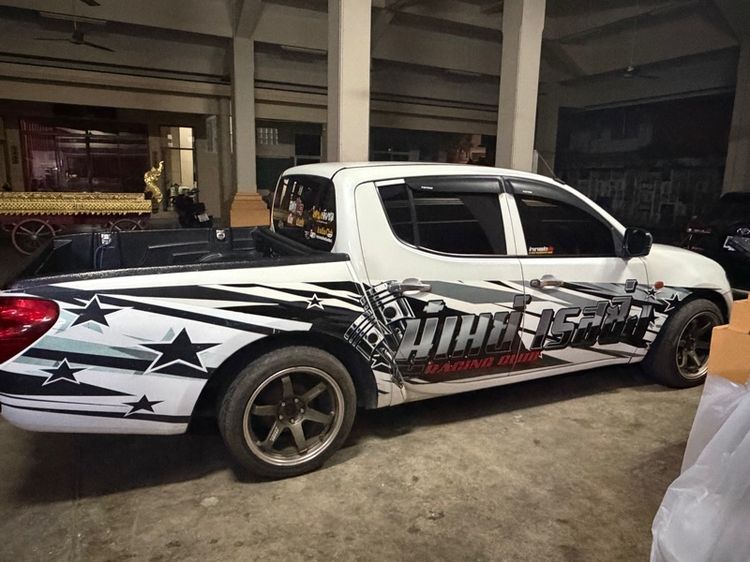 รถ Mitsubishi Triton 2.4 CNG สี ขาว
