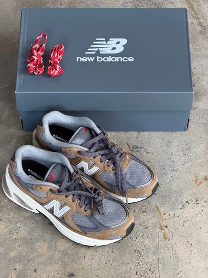 หลากสี New Balance 2010 Lunar New Year Raw Leather Shadow Grey Shadow Red (มือ 1) 
