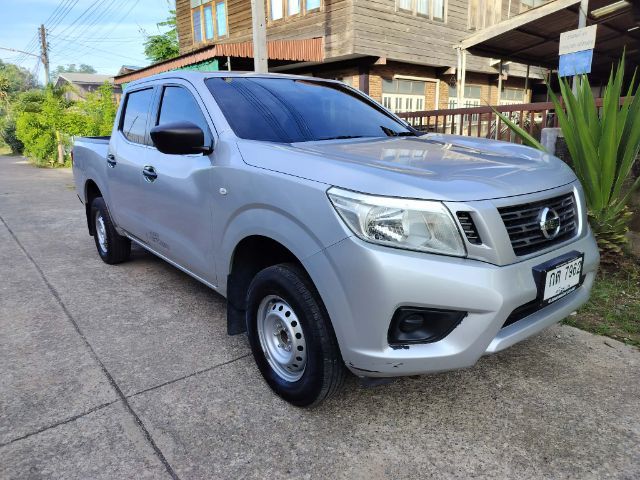 Nissan NP300-NAVARA 2018 2.5 E Double Cab Calibre Benzine Pickup ดีเซล เกียร์ธรรมดา บรอนซ์เงิน รูปที่ 3