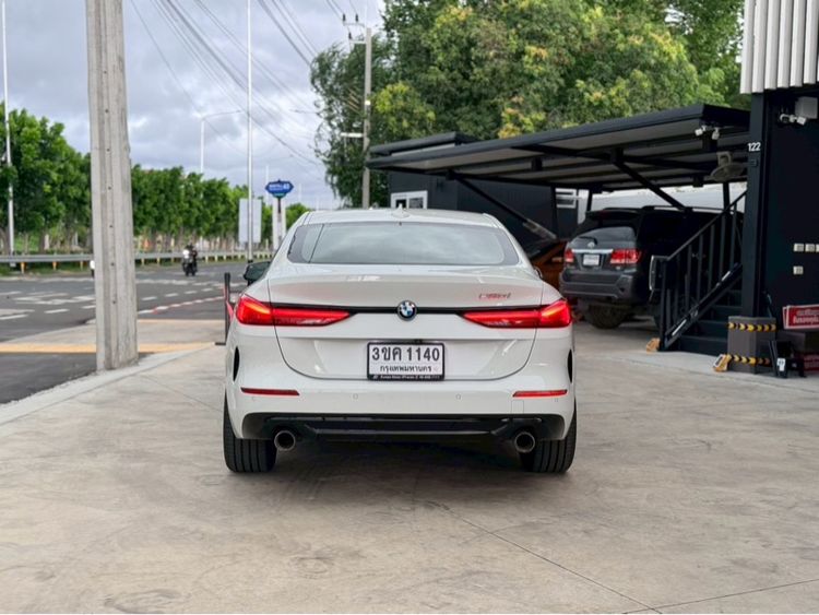 BMW Series 2 2022 220i Sedan เบนซิน ไม่ติดแก๊ส เกียร์อัตโนมัติ ขาว รูปที่ 2