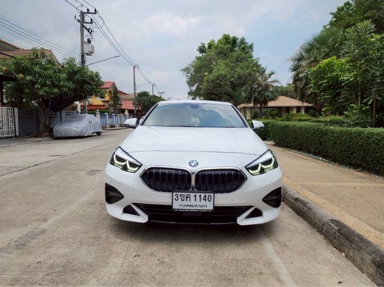 BMW Series 2 2022 220i Sedan เบนซิน ไม่ติดแก๊ส เกียร์อัตโนมัติ ขาว รูปที่ 2