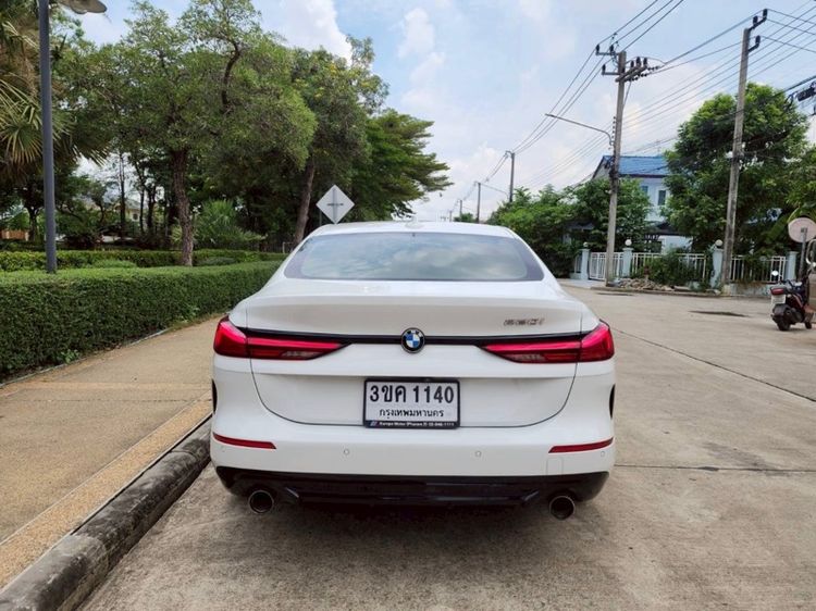 รถ BMW Series 2 220i สี ขาว
