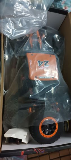 รถสกูลเตอร์ขับเคลื่อน ๔ ล้อ พร้อมรีโมทบังคับย่าน 2.4 GH รูปที่ 4