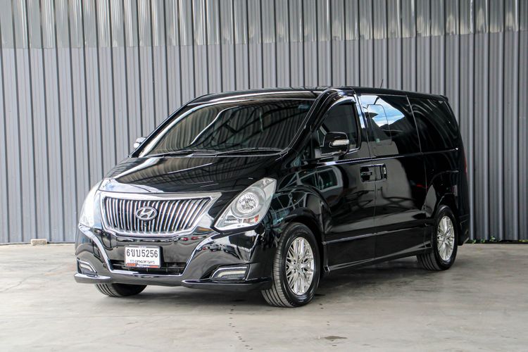 Hyundai Grand Starex 2018 2.5 VIP Van ดีเซล ไม่ติดแก๊ส เกียร์อัตโนมัติ ดำ