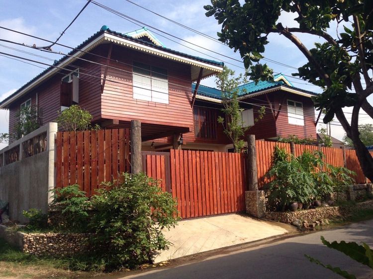 อื่นๆ มีบางส่วน สร้างเสร็จก่อน 2010 ขายบ้านเลขที่สวย 4 ทับ 4 บ้านเดี่ยว 2 ชั้น วัสดุเกรด A