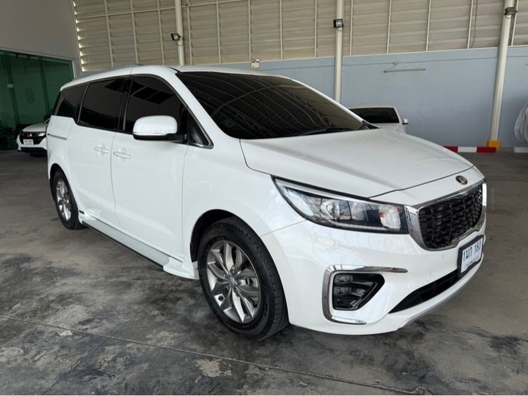 รถ Kia Grand Carnival 2.2 EX สี ขาว