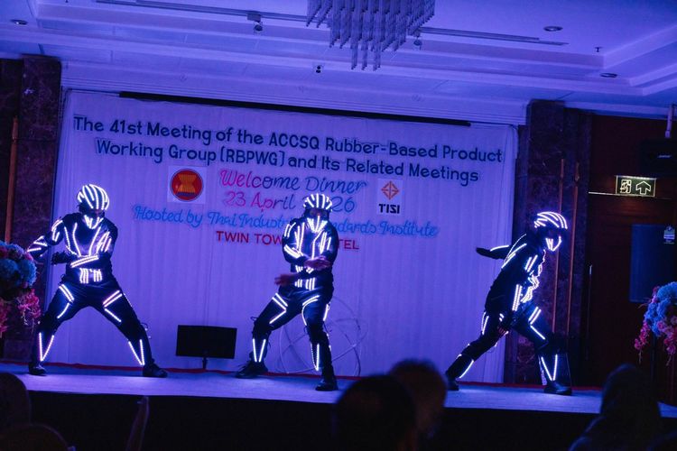 รับงานแสดงโชว์ Neon laser show ราคาสุดพิเศษ