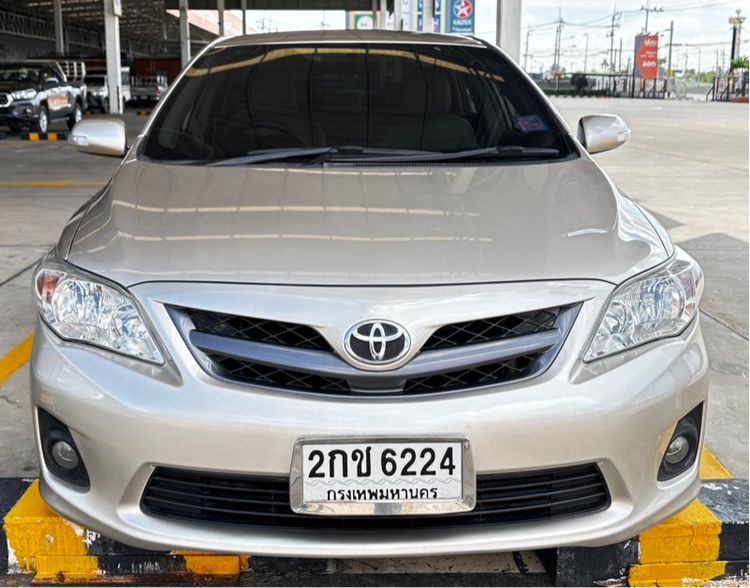 รถ Toyota Altis 1.8 E สี บรอนซ์ทอง