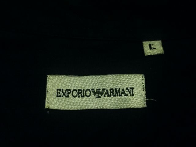 EMPORIO ARMANI​ เสื้อมือสอง​ เสื้อเชิ้ต​แขน​สั้นแต่งเรียบๆ รูปที่ 3