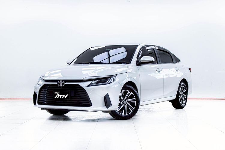 Toyota Yaris ATIV 2024 1.2 Premium Sedan เบนซิน ไม่ติดแก๊ส เกียร์อัตโนมัติ ขาว