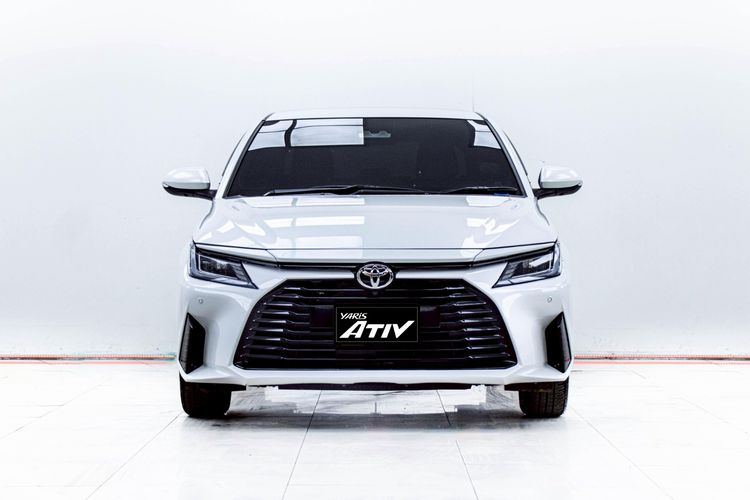 Toyota Yaris ATIV 2024 1.2 Premium Sedan เบนซิน ไม่ติดแก๊ส เกียร์อัตโนมัติ ขาว รูปที่ 4