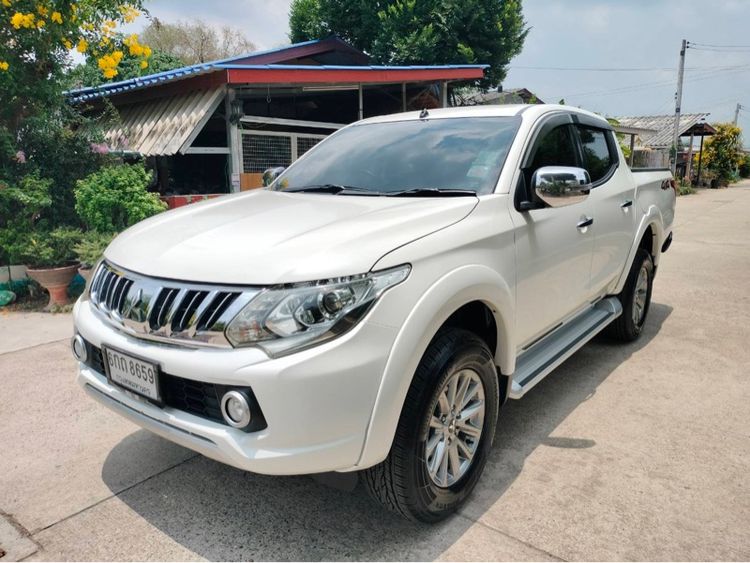 Mitsubishi Triton 2017 2.4 GLS Limited 4WD Pickup ดีเซล ไม่ติดแก๊ส เกียร์อัตโนมัติ ขาว รูปที่ 3