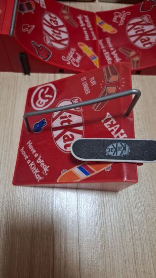 ของเล่นสะสมคิทแคท KitKat Skateboard รูปที่ 4