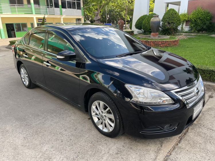 รถ Nissan Sylphy 1.8 V สี ดำ