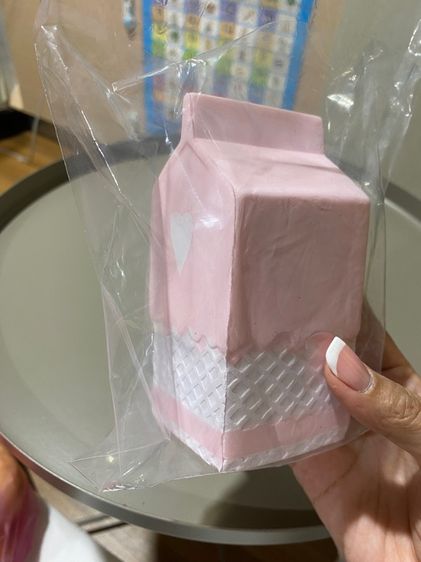 สกุชชี่กล่องนมชมพู