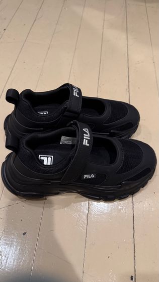 รองเท้า FILA Faye