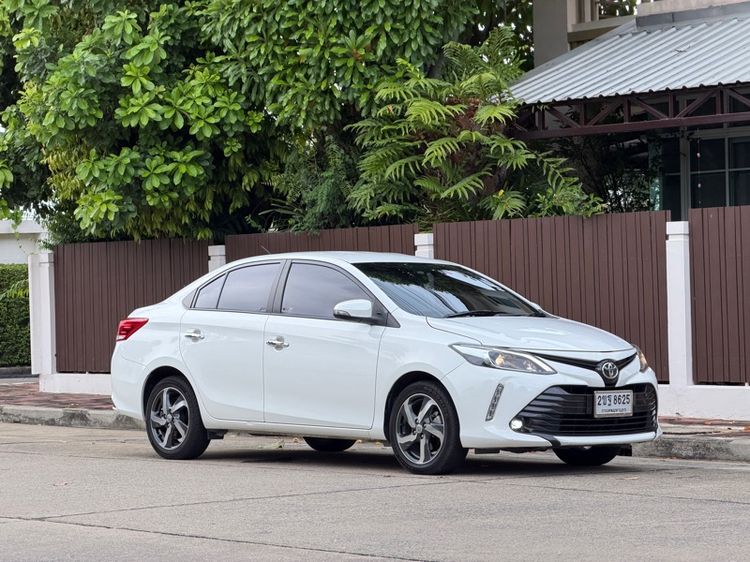 รถ Toyota Vios 1.5 High สี ขาว