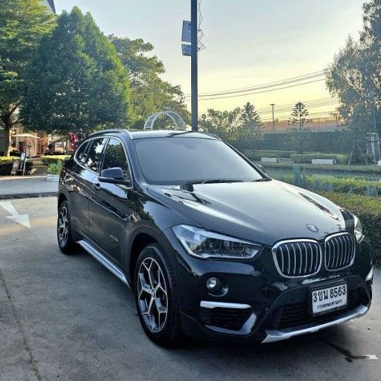 รถ BMW X1 2.0 sDrive18d xLine สี ดำ