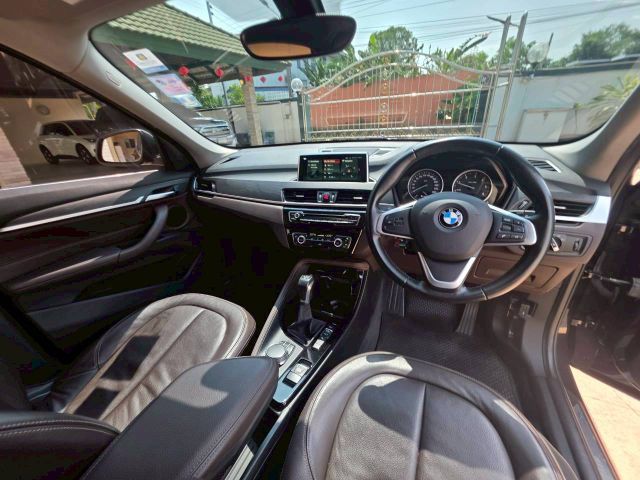 BMW X1 2018 2.0 sDrive18d xLine Utility-car ดีเซล ไม่ติดแก๊ส เกียร์อัตโนมัติ ดำ รูปที่ 4