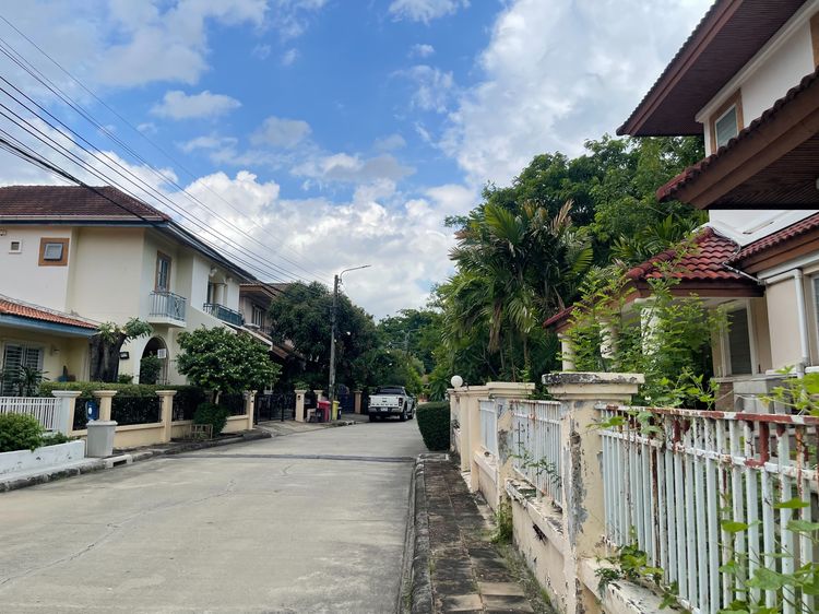 มีบางส่วน ให้เช่าบ้านเดี่ยว หมู่บ้าน ชวนชื่น ลาดพร้าว ถนนสุคนธสวัสดิ์ สภาพดี พร้อมเข้าอยู่ รูปที่ 4
