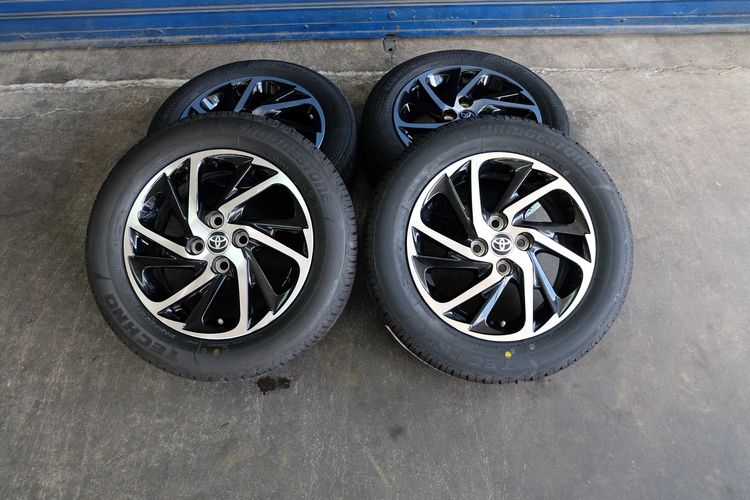 🔥 Yaris 4รู 15 นิ้ว  + ยางใหม่ Bridgestone รุ่น Techno ขนาด 195 60R15 ปี25