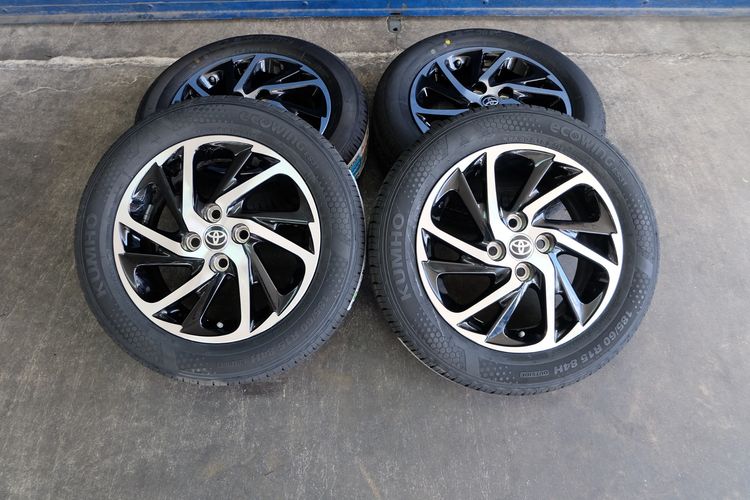 🔥 Yaris 4รู 15 นิ้ว  + ยางใหม่ Kumho รุ่น Ecowing ES31 ขนาด 185 60R15 ปี26