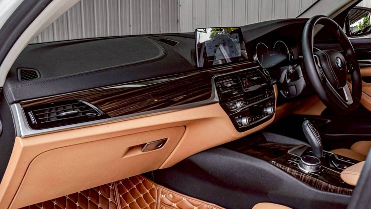 BMW Series 5 2019 530e Sedan เบนซิน ไม่ติดแก๊ส เกียร์อัตโนมัติ ขาว รูปที่ 4