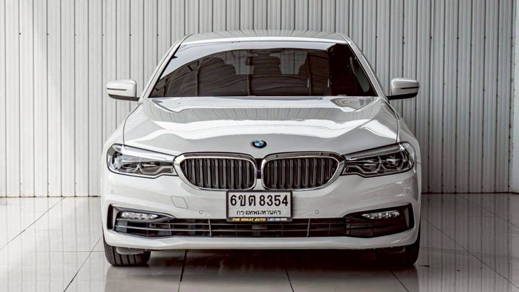 รถ BMW Series 5 530e สี ขาว