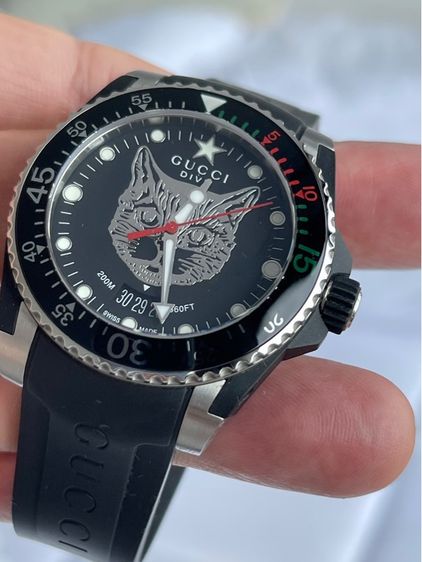 GUCCI Dive 40 MM Cat Swiss Quartz Black Dial Black Rubber Men's Watch YA136320 ( New ) รูปที่ 8