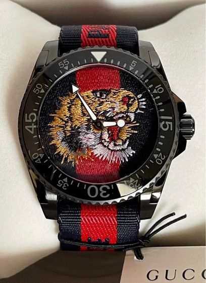 น้ำเงิน GUCCI Dive 45 mm Blue Red Tiger Fabric Strap Men's Watch YA136215