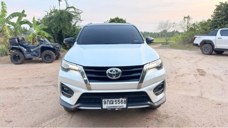 Toyota Fortuner 2019 2.8 TRD Sportivo 4WD Utility-car ดีเซล เกียร์อัตโนมัติ ขาว