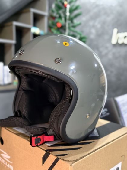 อื่นๆ ขายหมวกกันน็อค วินเทจ ZEUS ZS-389