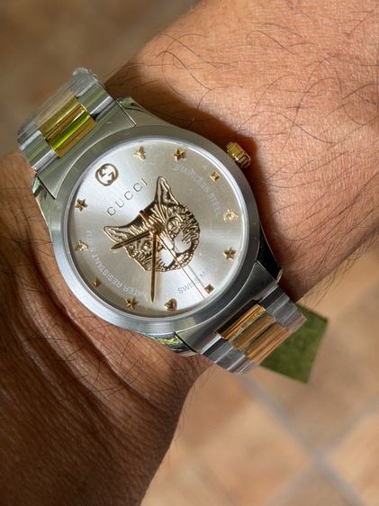 GUCCI G Timeless 38 mm Gold Cat Dial 2K Swiss Quartz Steel Men’s Watch YA1264074 รูปที่ 18