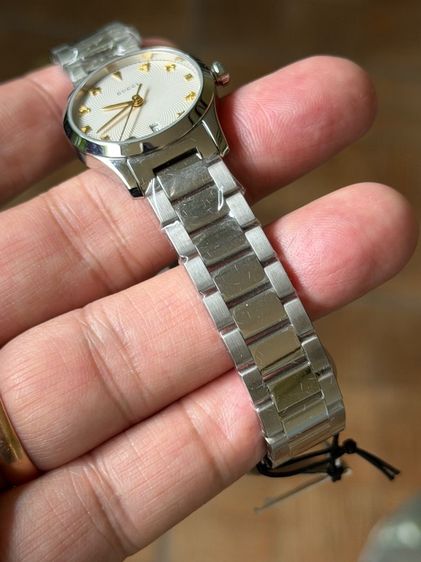 GUCCI G Timeless 27 mm Bee Silver Gold Dial Ladies YA126572A รูปที่ 6