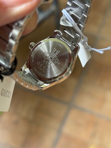 GUCCI G Timeless 27 mm Bee Silver Gold Dial Ladies YA126572A รูปที่ 9