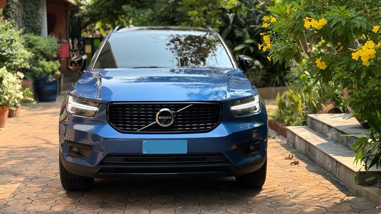 Volvo XC40 2021 Recharge 1.5 T5 R-Design Sedan ไฮบริด ไม่ติดแก๊ส เกียร์อัตโนมัติ ฟ้า